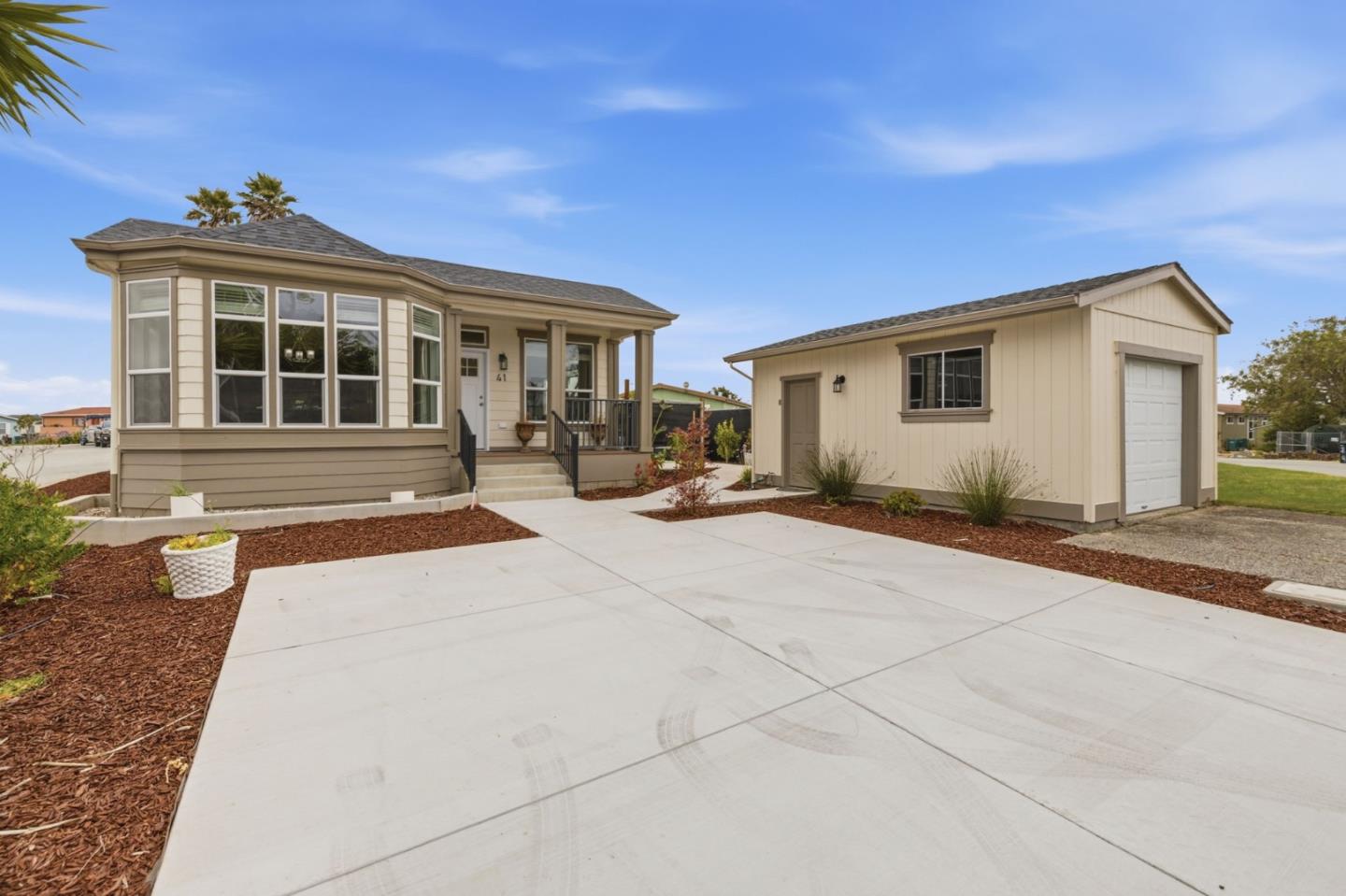 Front Image Thumbnail for ML82053897