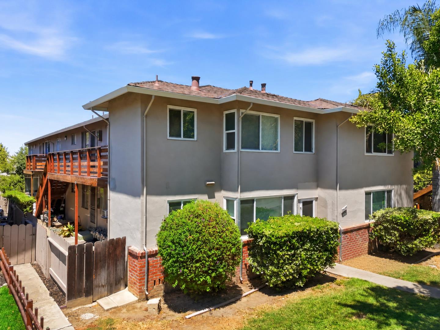 Front Image Thumbnail for ML82054052