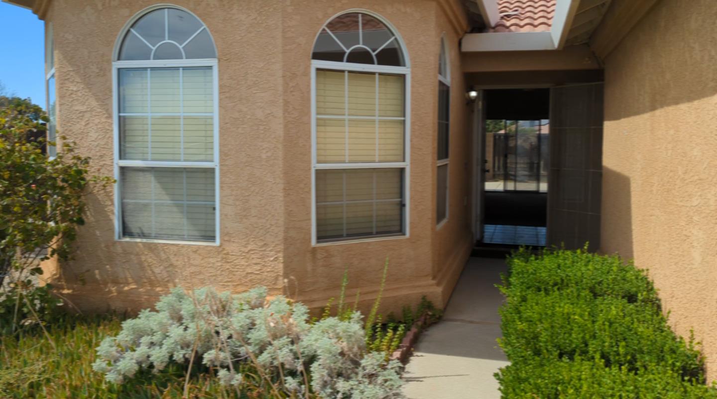 Front Image Thumbnail for ML82054149