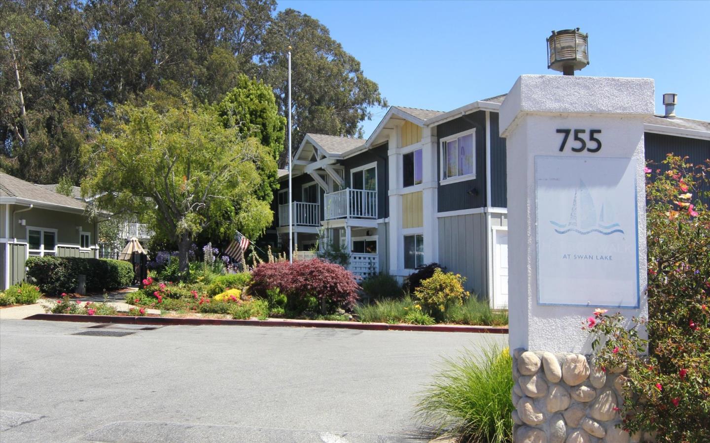 Front Image Thumbnail for ML82054726