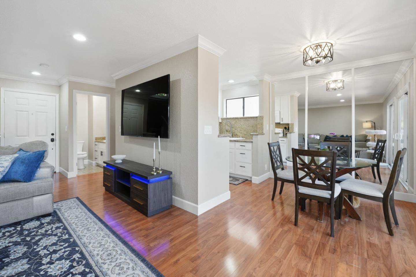 Front Image Thumbnail for ML82054988
