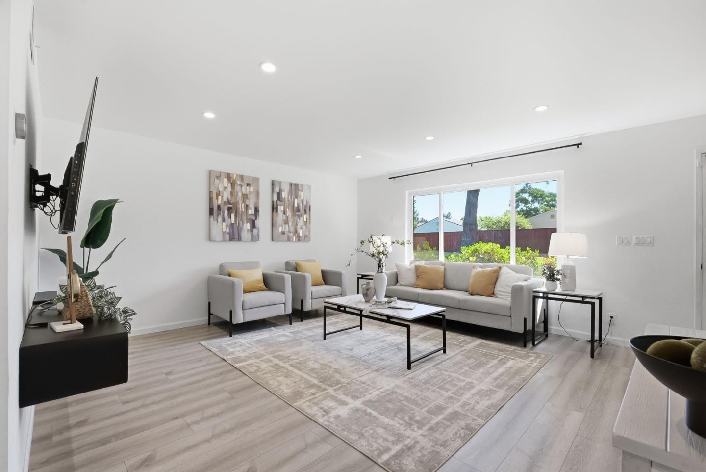 Front Image Thumbnail for ML82055384