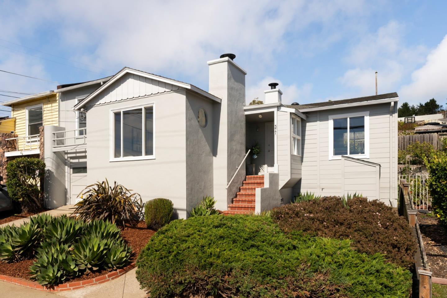 Front Image Thumbnail for ML82055409