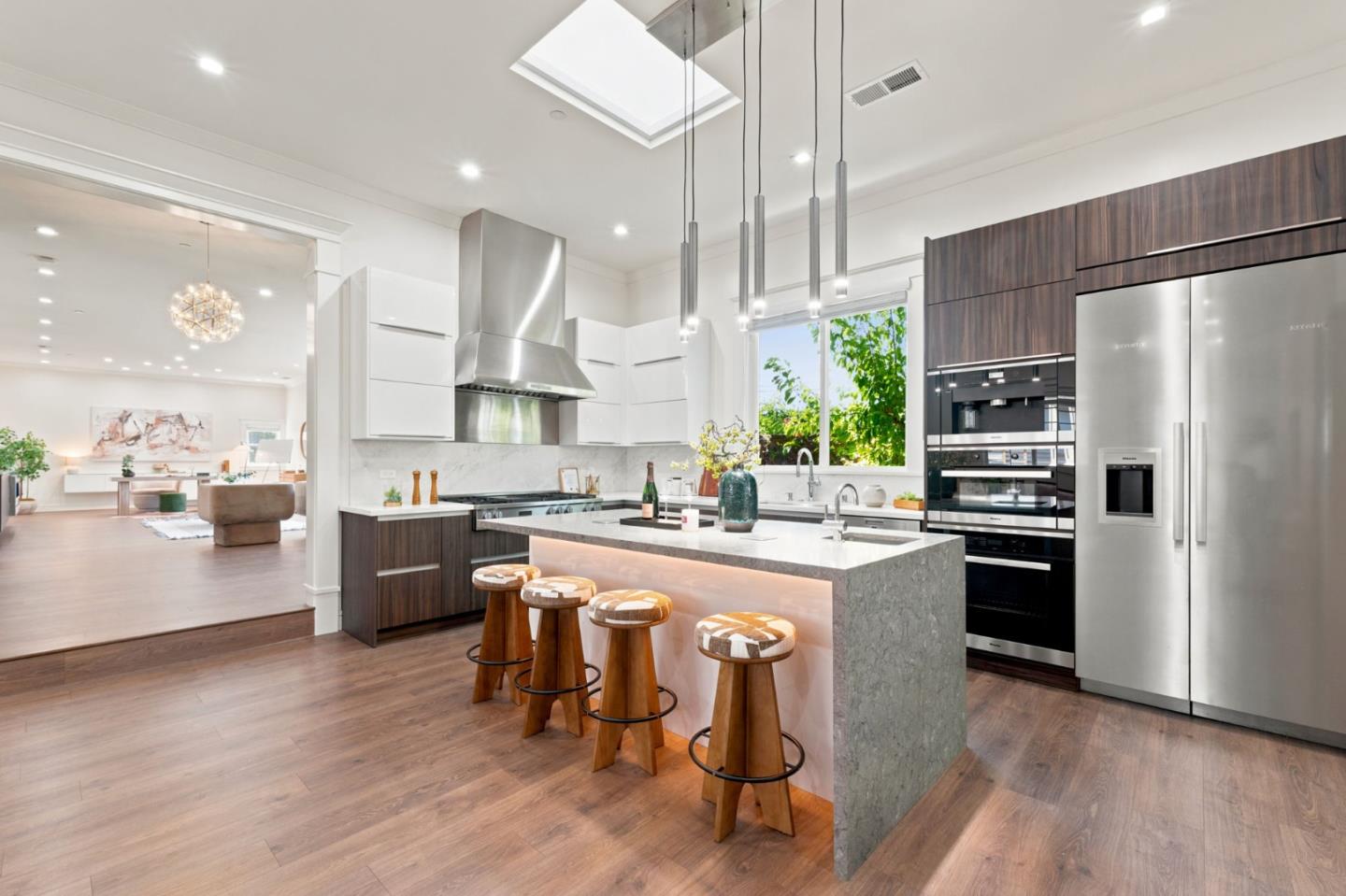 Front Image Thumbnail for ML82055548