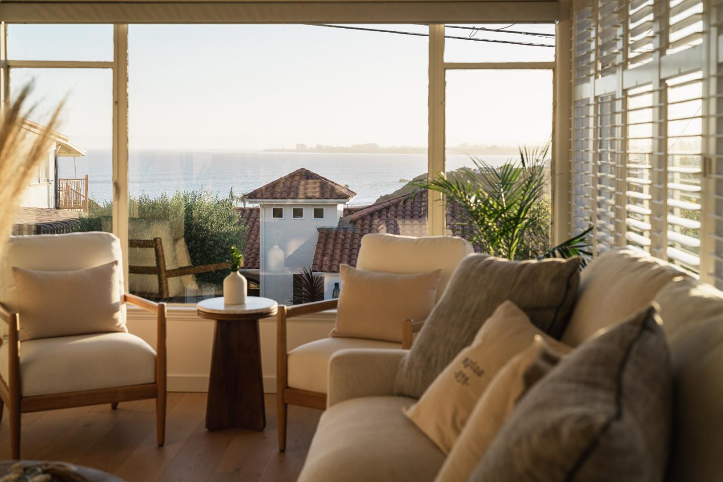 Front Image Thumbnail for ML82056057