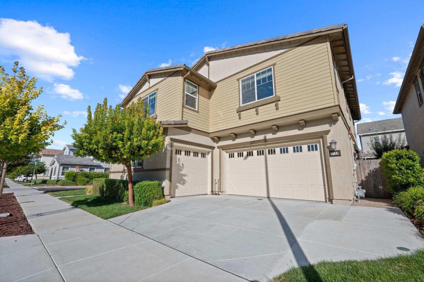 Front Image Thumbnail for ML82056286