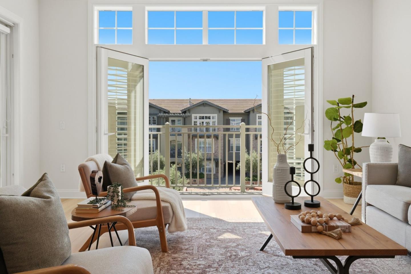 Front Image Thumbnail for ML82057344