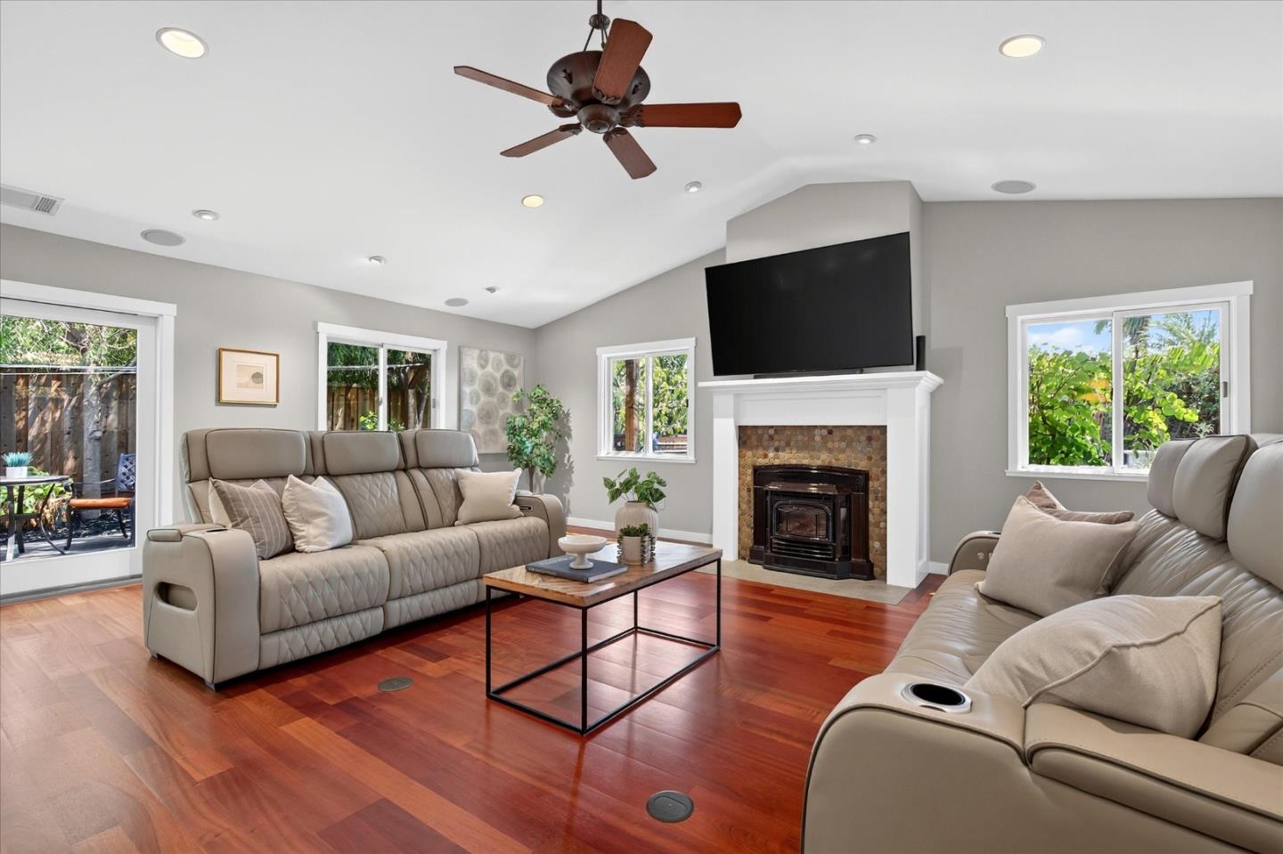 Front Image Thumbnail for ML82057617