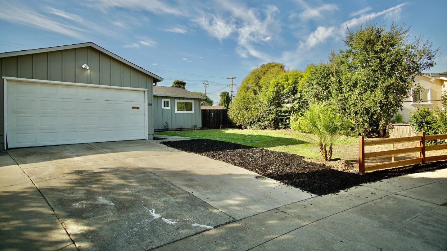 Front Image Thumbnail for ML82057634