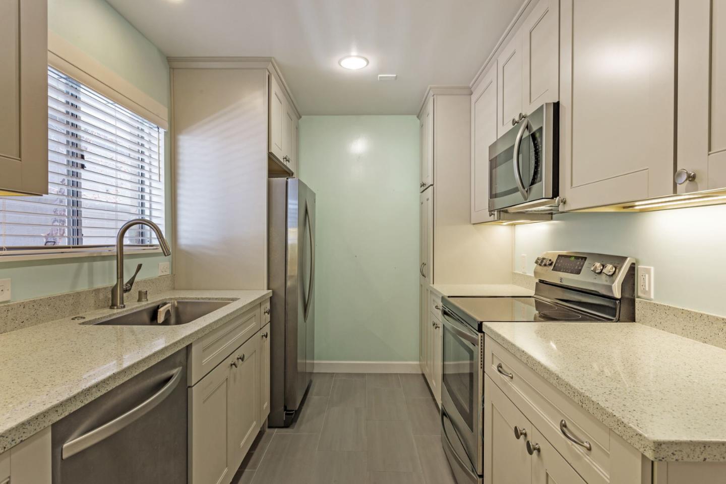 Front Image Thumbnail for ML82057635