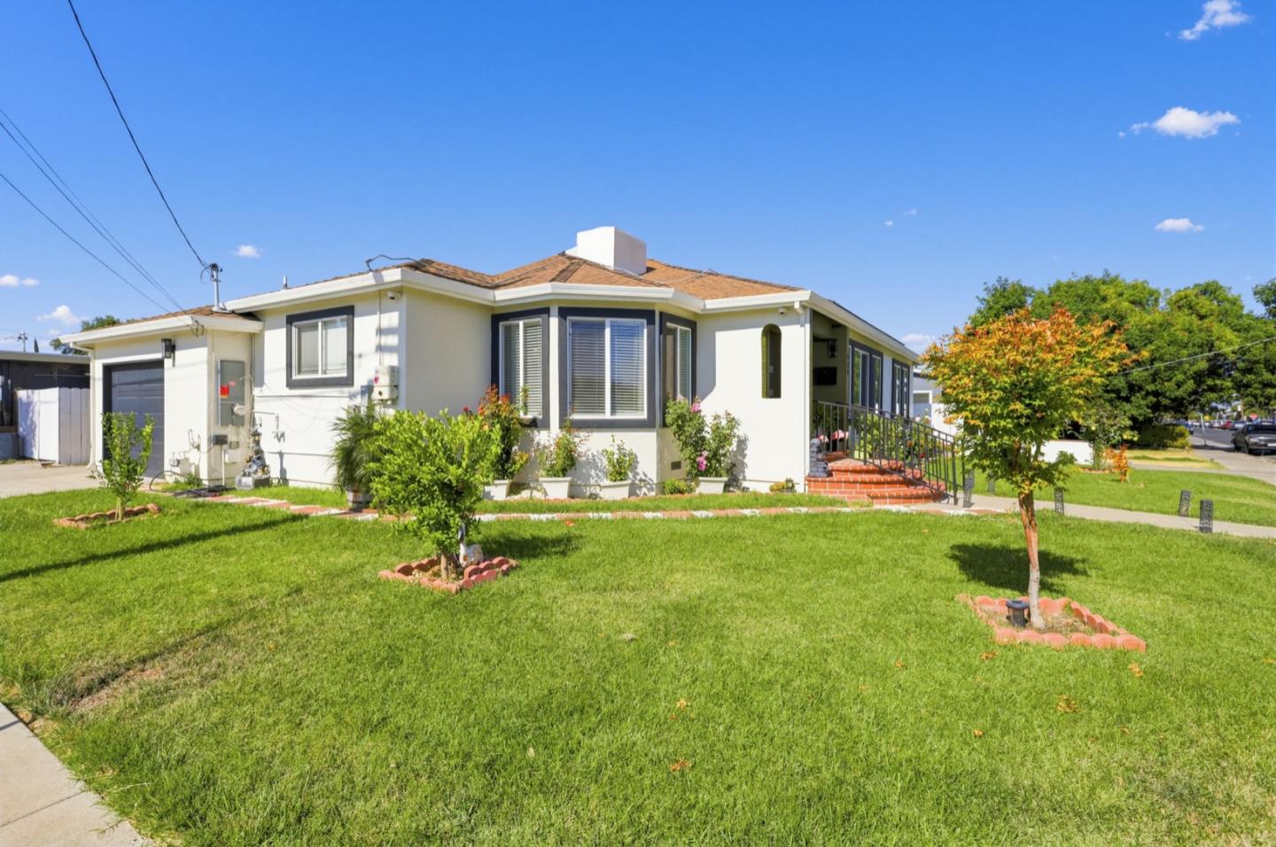 Front Image Thumbnail for ML82057943
