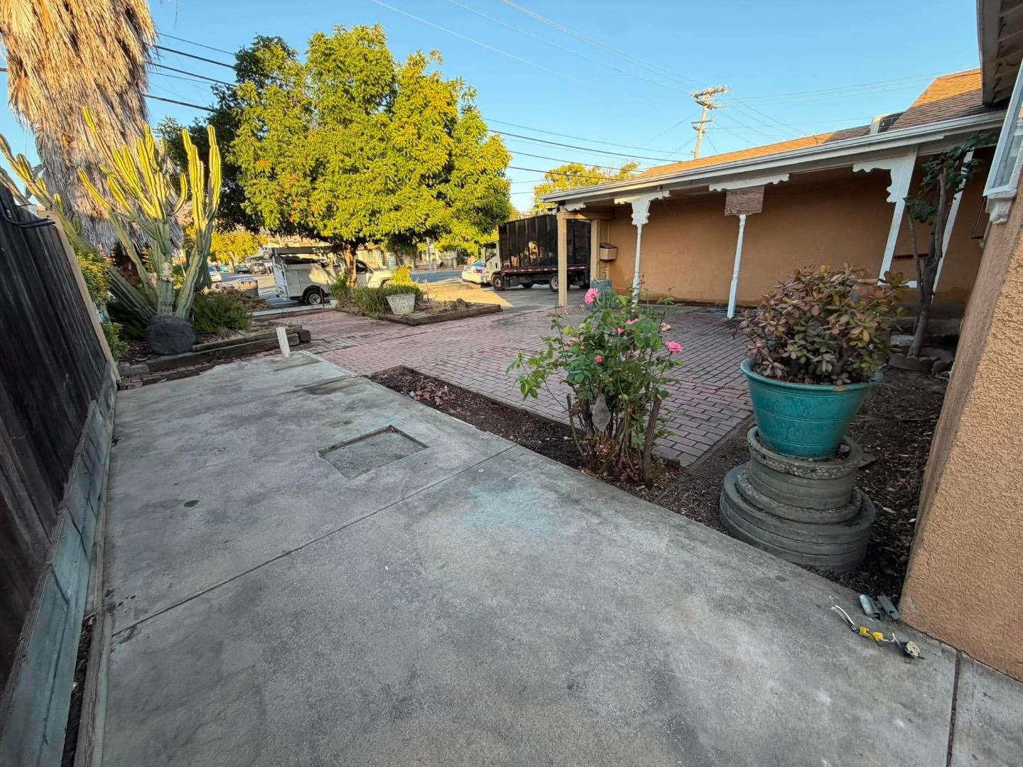 Front Image Thumbnail for ML82059851