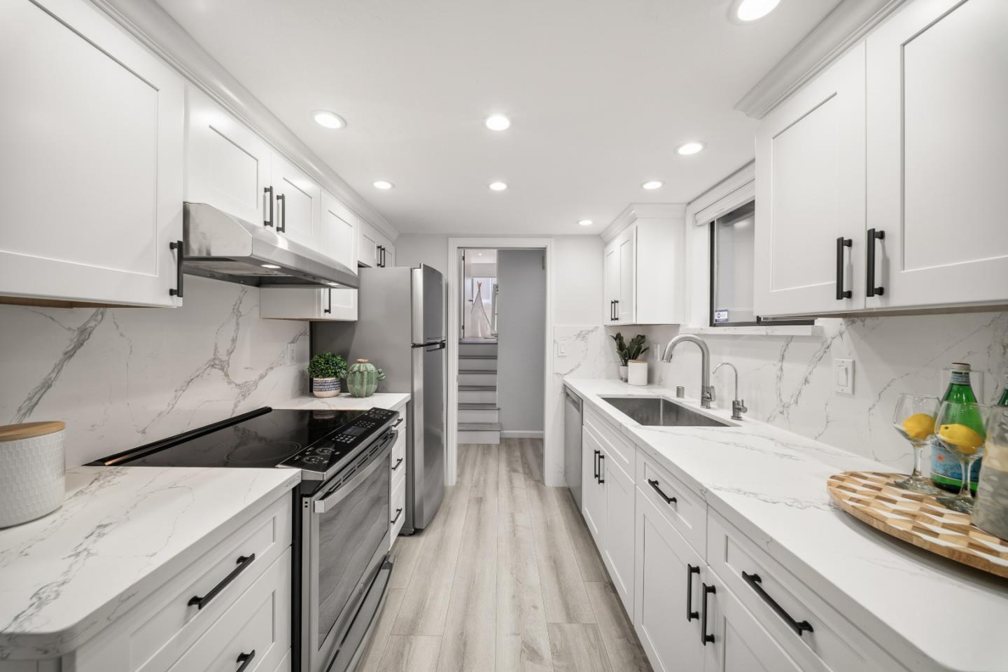 Front Image Thumbnail for ML82061046