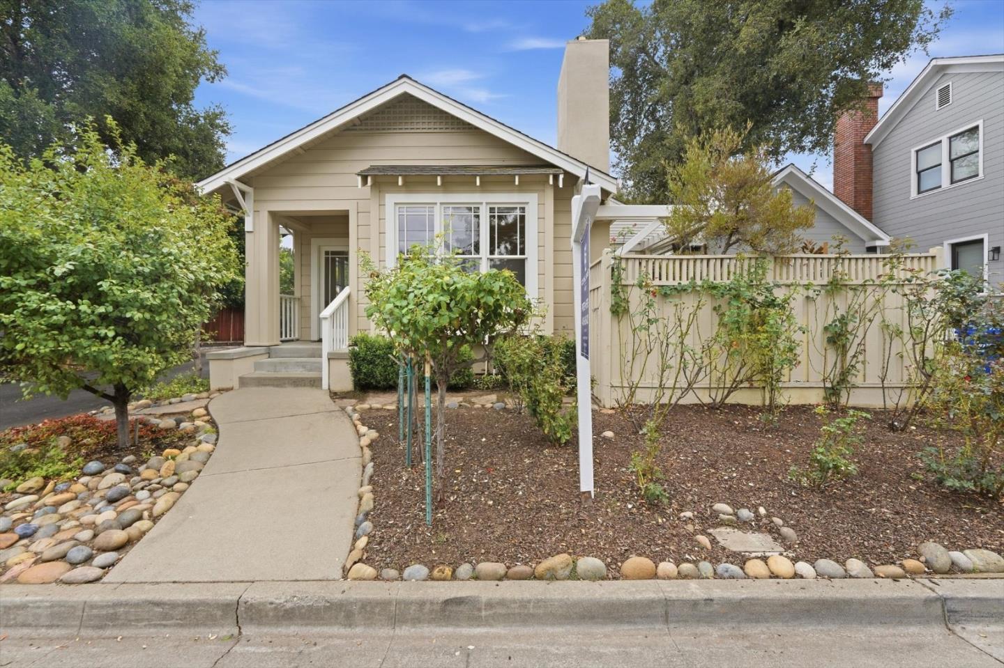 Front Image Thumbnail for ML82061111
