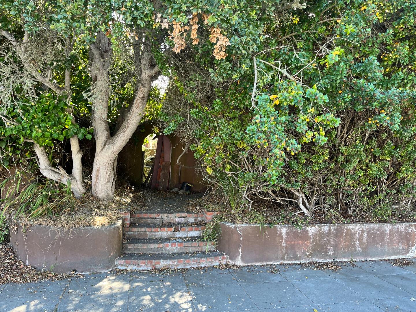 Front Image Thumbnail for ML82061367