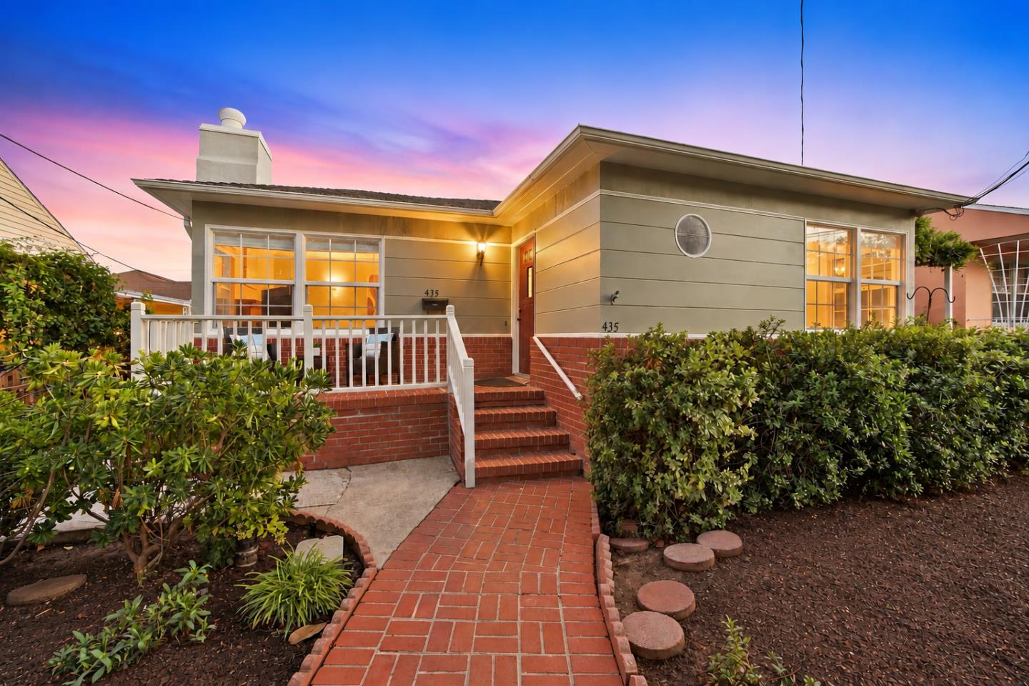 Front Image Thumbnail for ML82061552