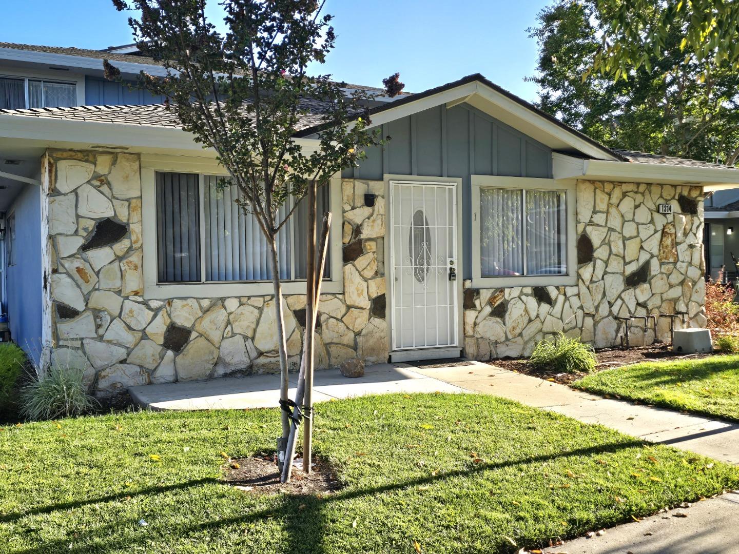 Front Image Thumbnail for ML82061588