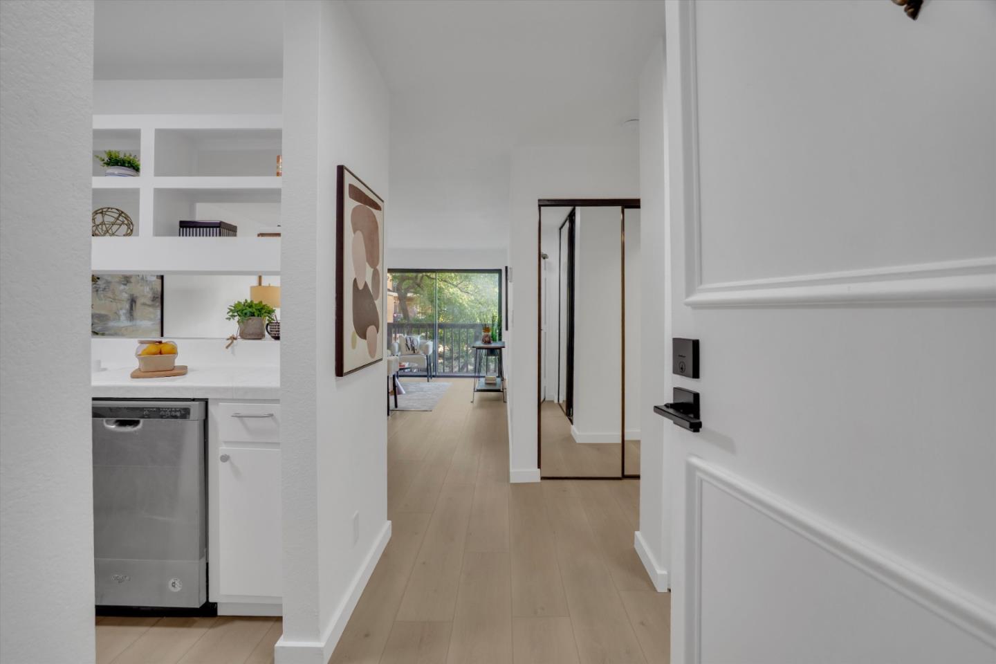 Front Image Thumbnail for ML82062155