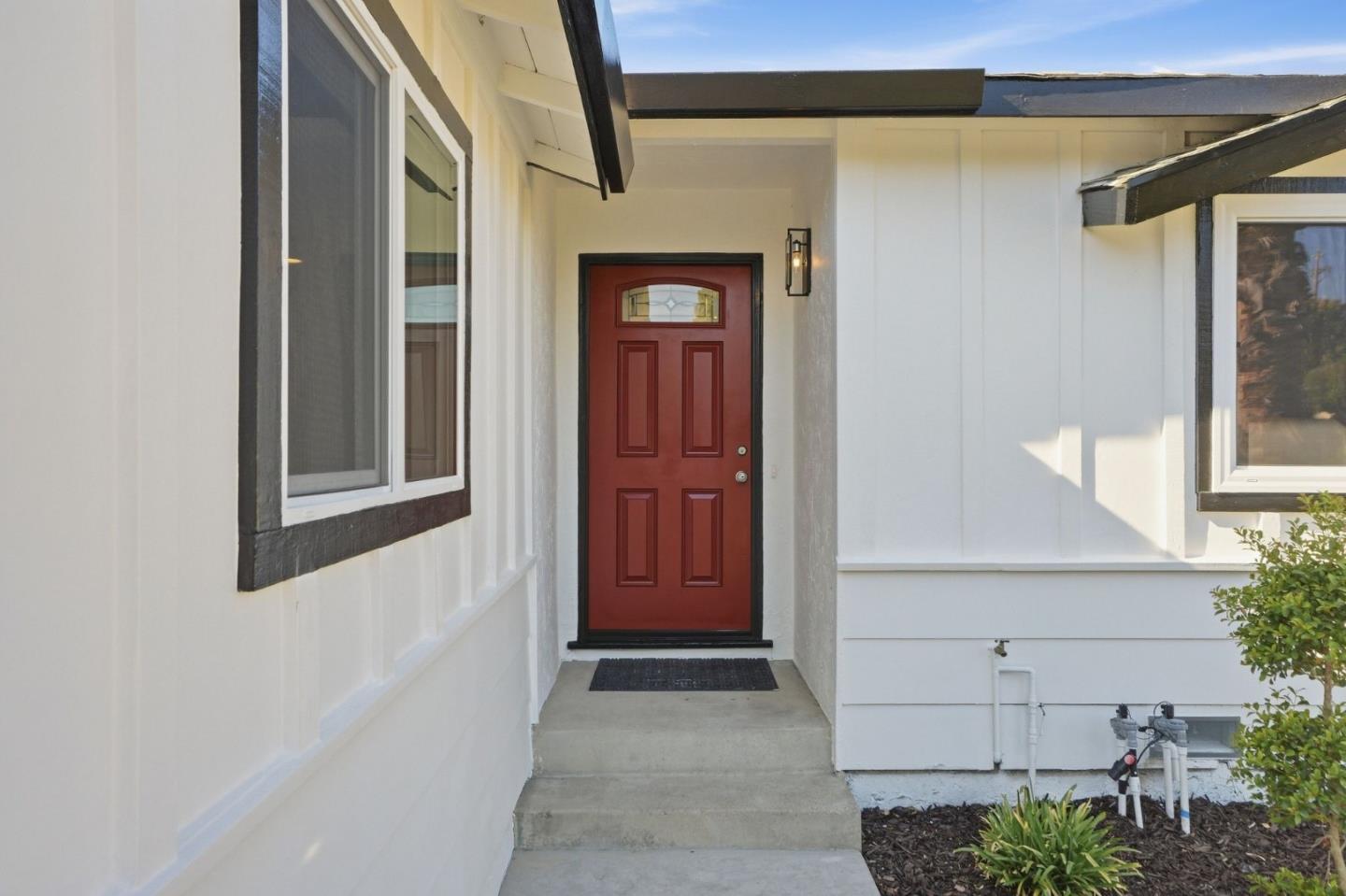 Front Image Thumbnail for ML82062276