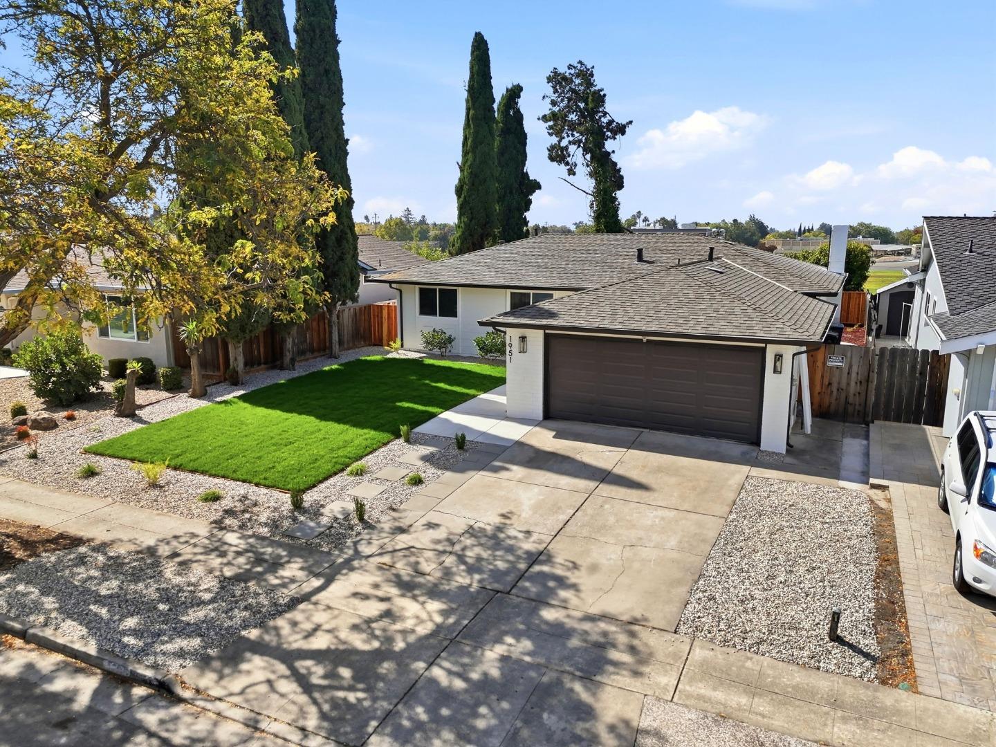Front Image Thumbnail for ML82063431