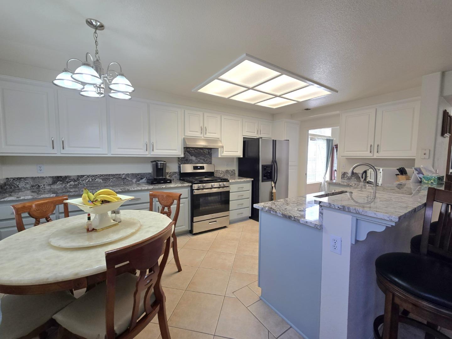 Front Image Thumbnail for ML82063447