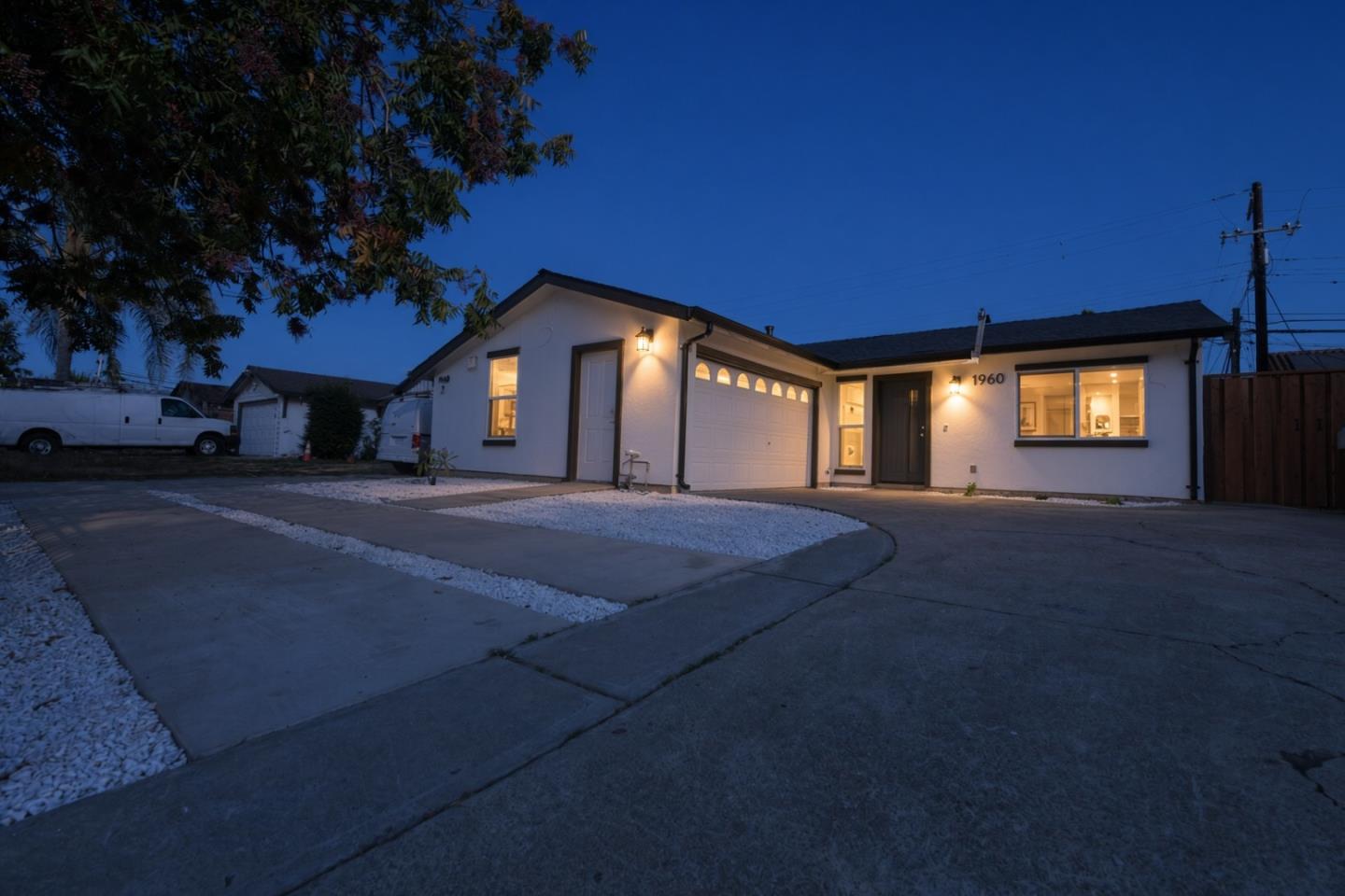 Front Image Thumbnail for ML82063540