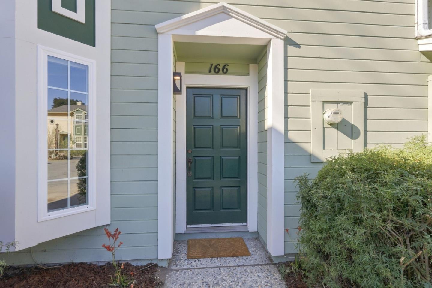 Front Image Thumbnail for ML82063879