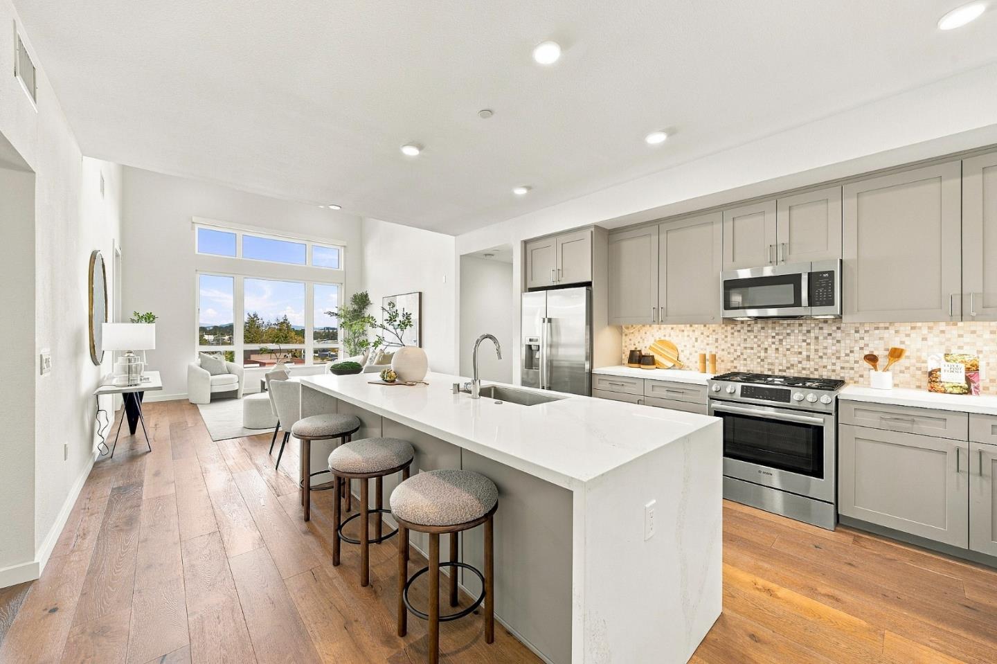 Front Image Thumbnail for ML82063929