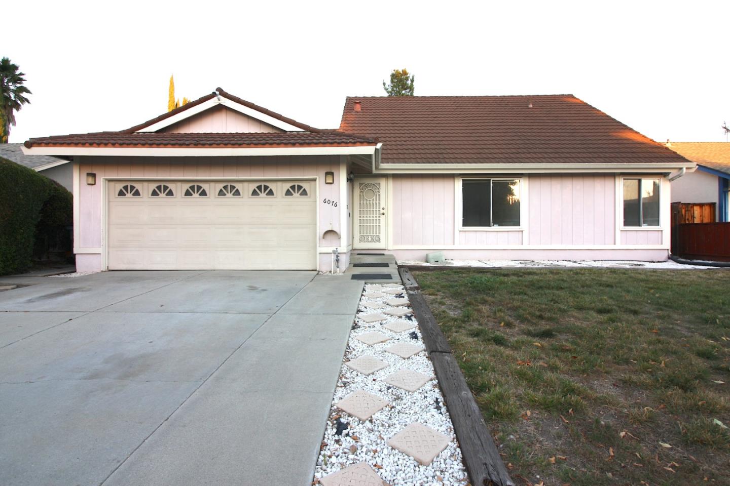Front Image Thumbnail for ML82064593