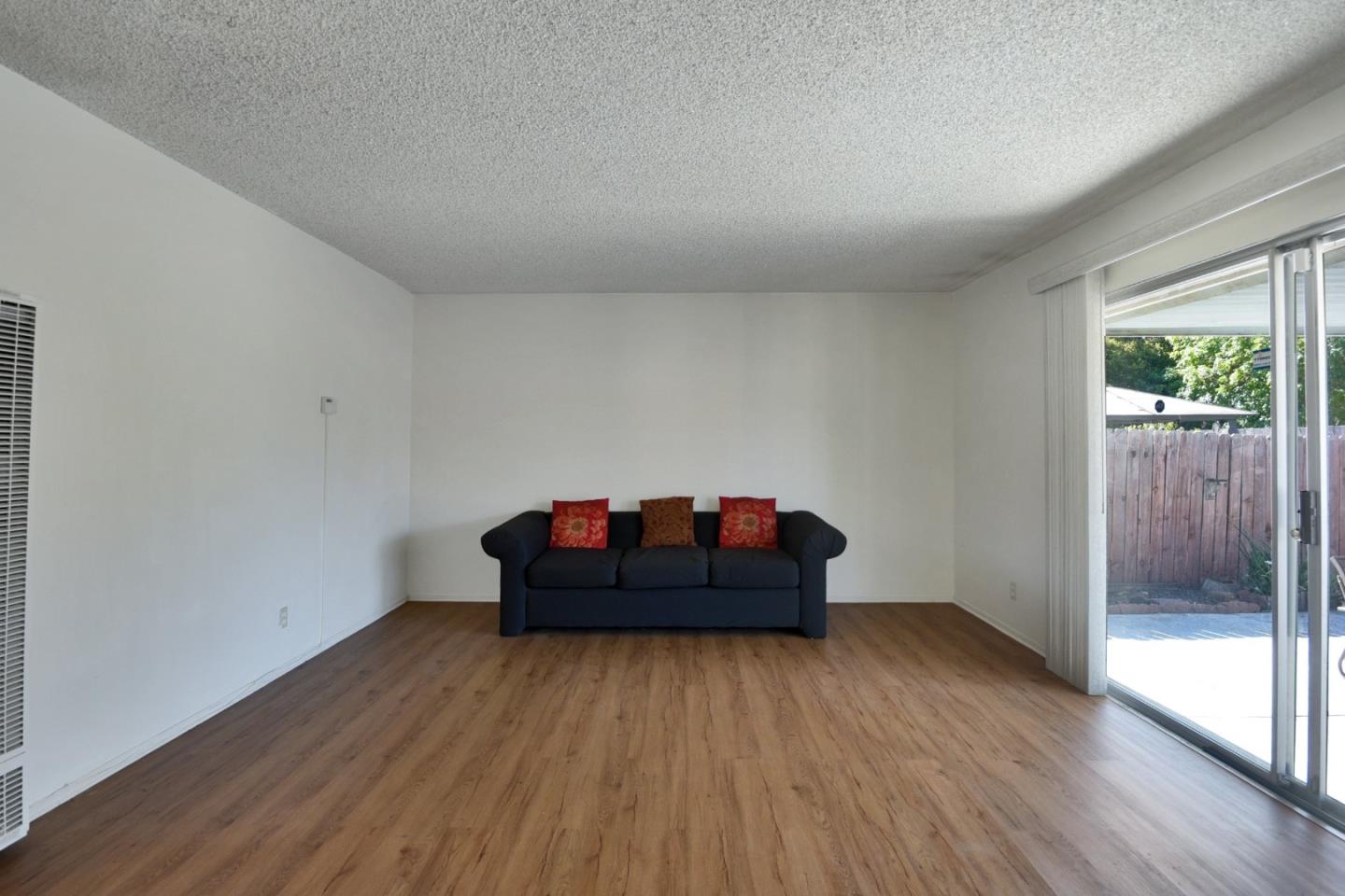 Front Image Thumbnail for ML82064987